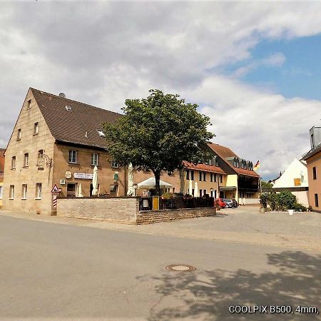 Gasthof Landhotel Gruner Baum Cadolzburg Exterior photo