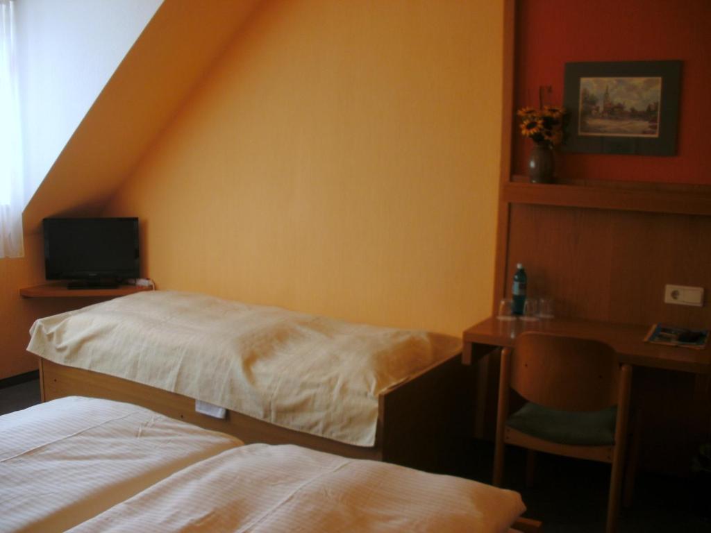 Gasthof Landhotel Gruner Baum Cadolzburg Room photo