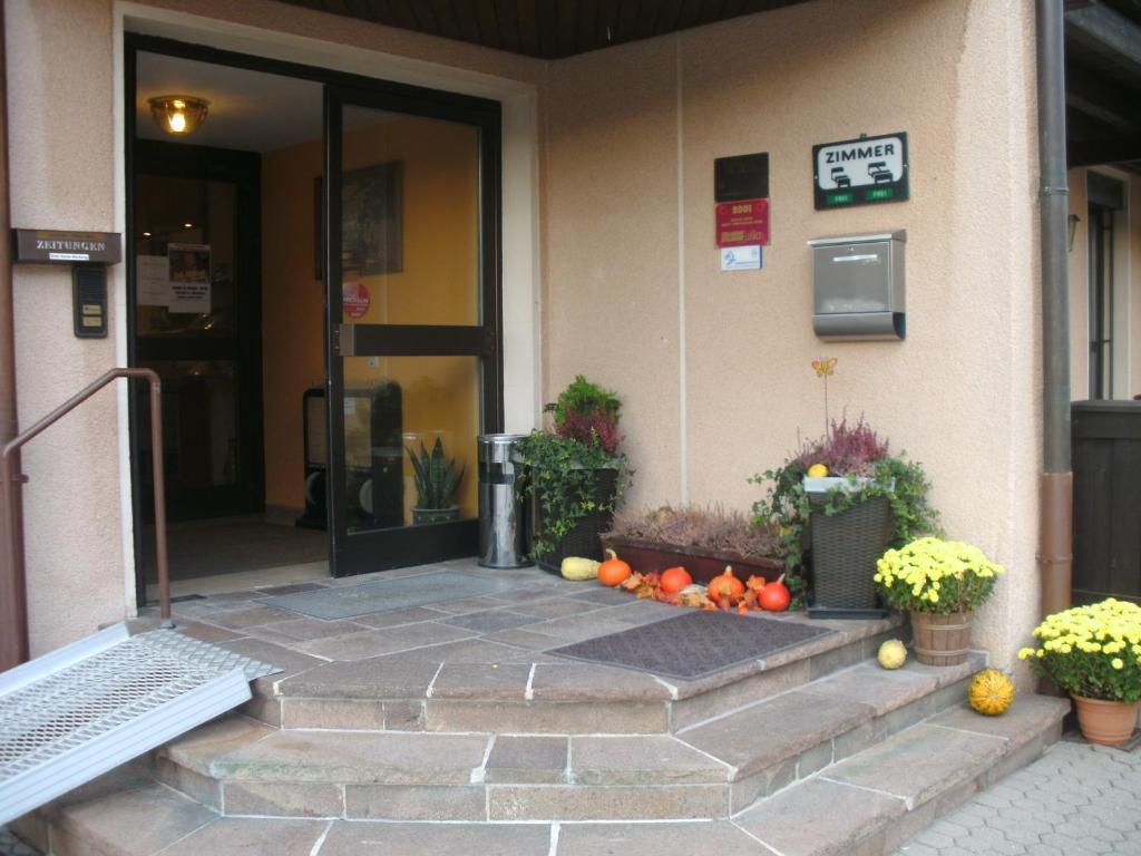 Gasthof Landhotel Gruner Baum Cadolzburg Exterior photo